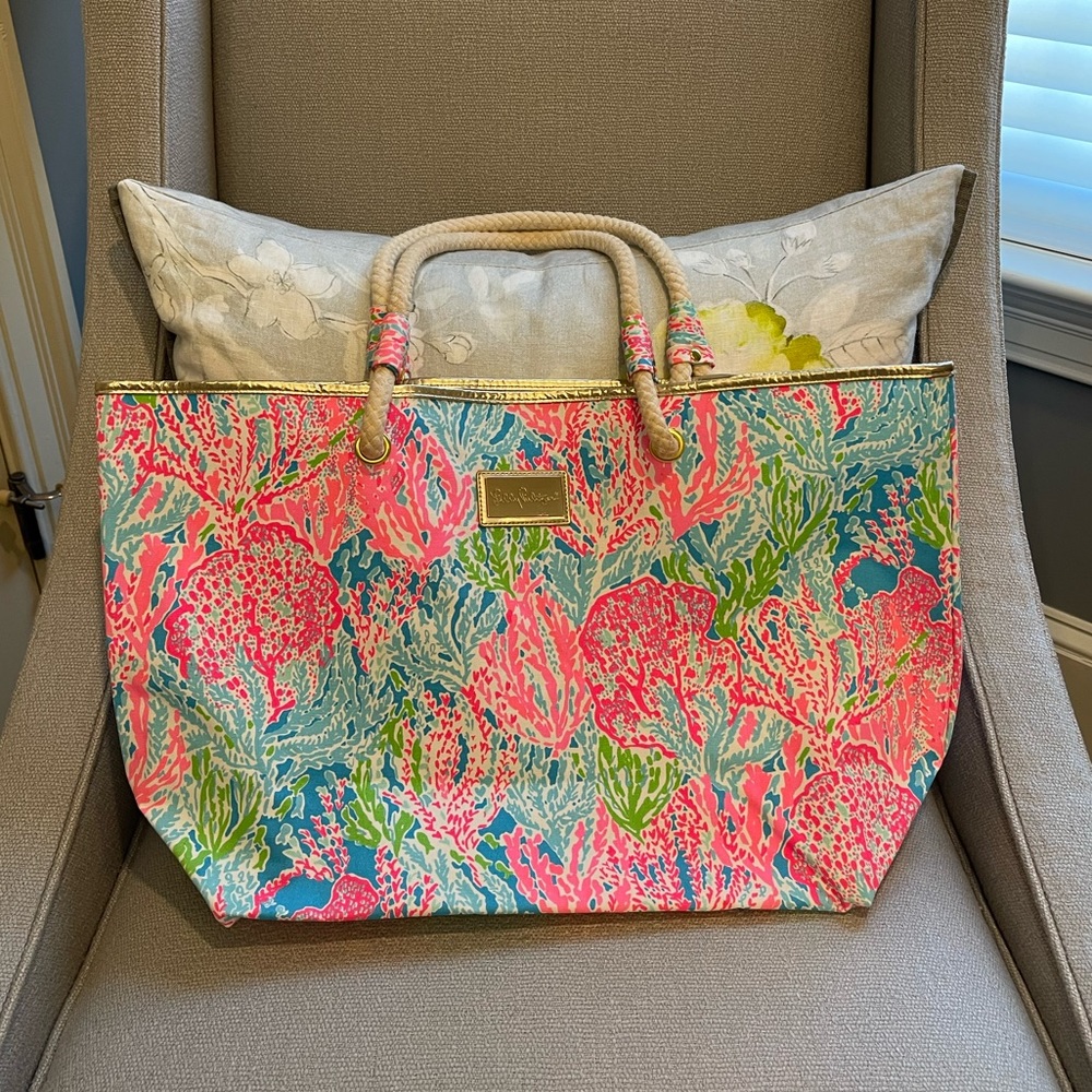 Brand new Lilly Pulitzer travel bag